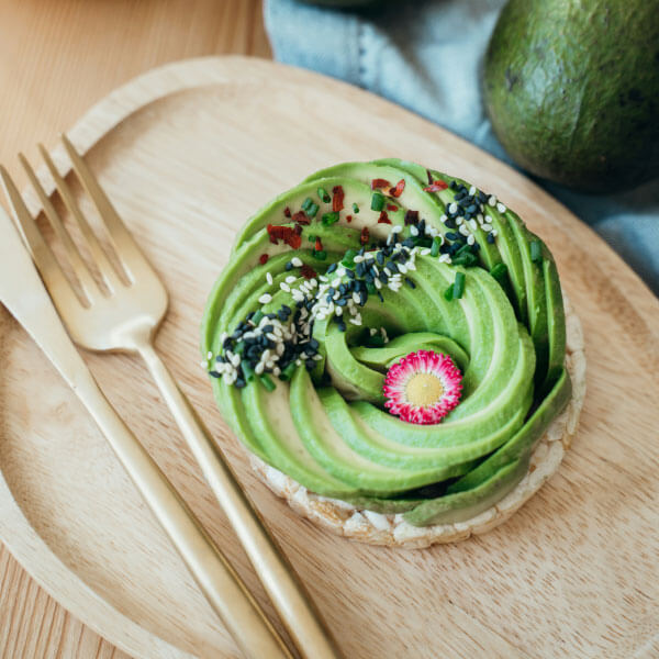 Tartine aliments santé (avocat, graine...), nutritionniste à Montaigu-Vendée